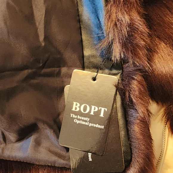 Luxurious Brown Faux Fur Jacket - Picture 4 of 4